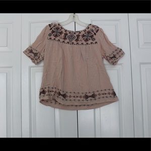 NWT embroidered top by a Knox Rose. Size small